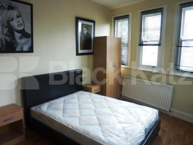 			RENT INCLUSIVE OF BILLS!, Studio Apartment, 1 bath, 1 reception Flat			 Chuchway, EUSTON